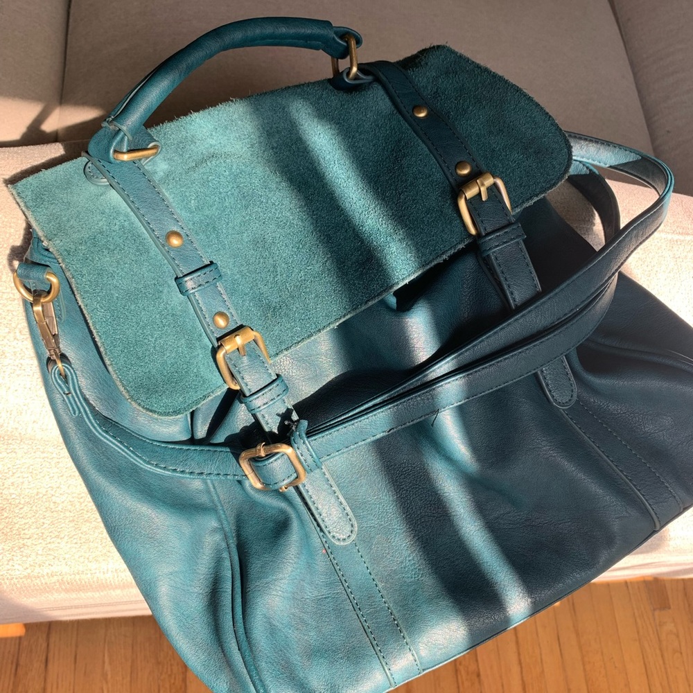 Convertible shoulder bag/backpack